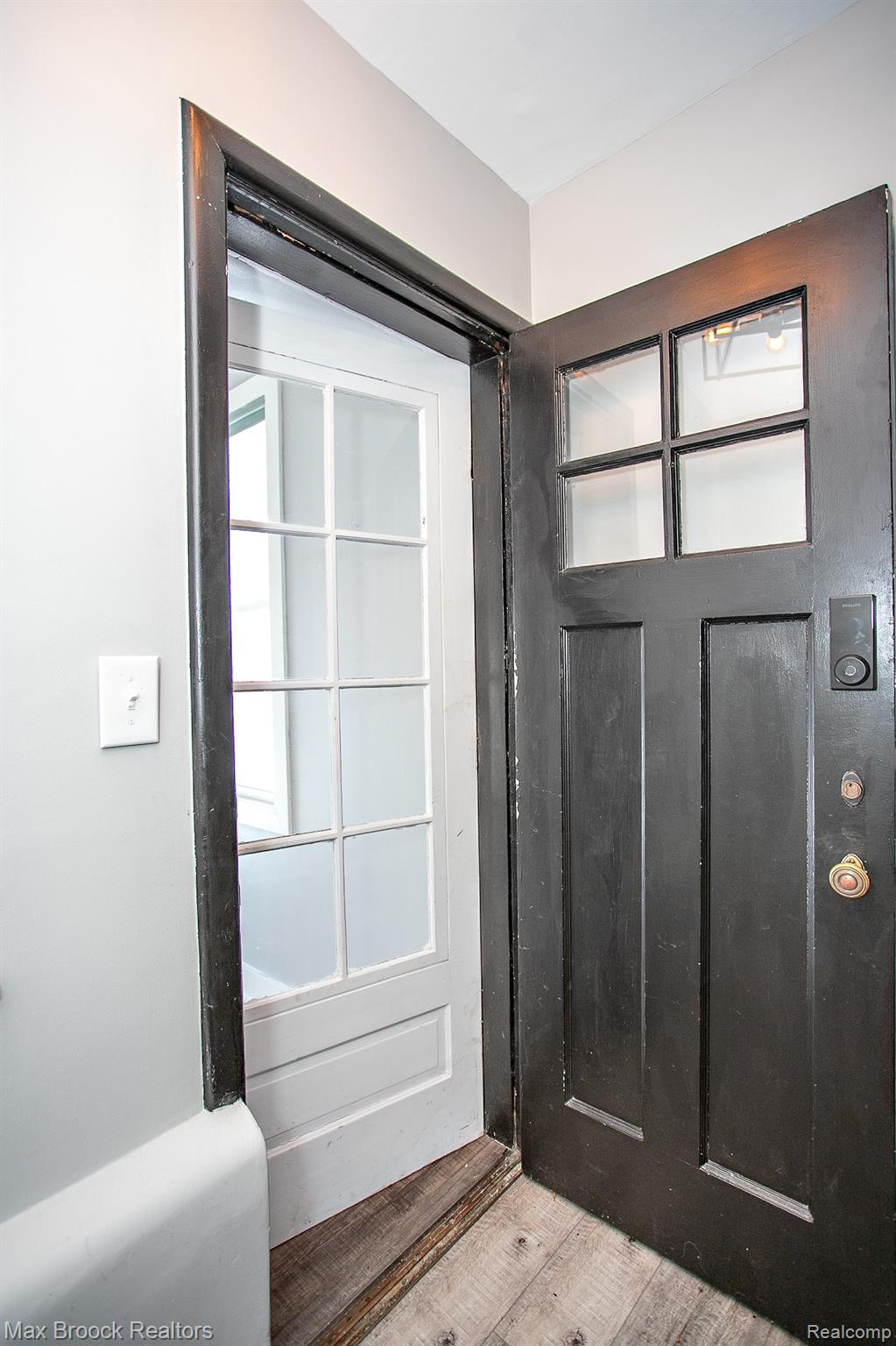 93 Oakdale Boulevard