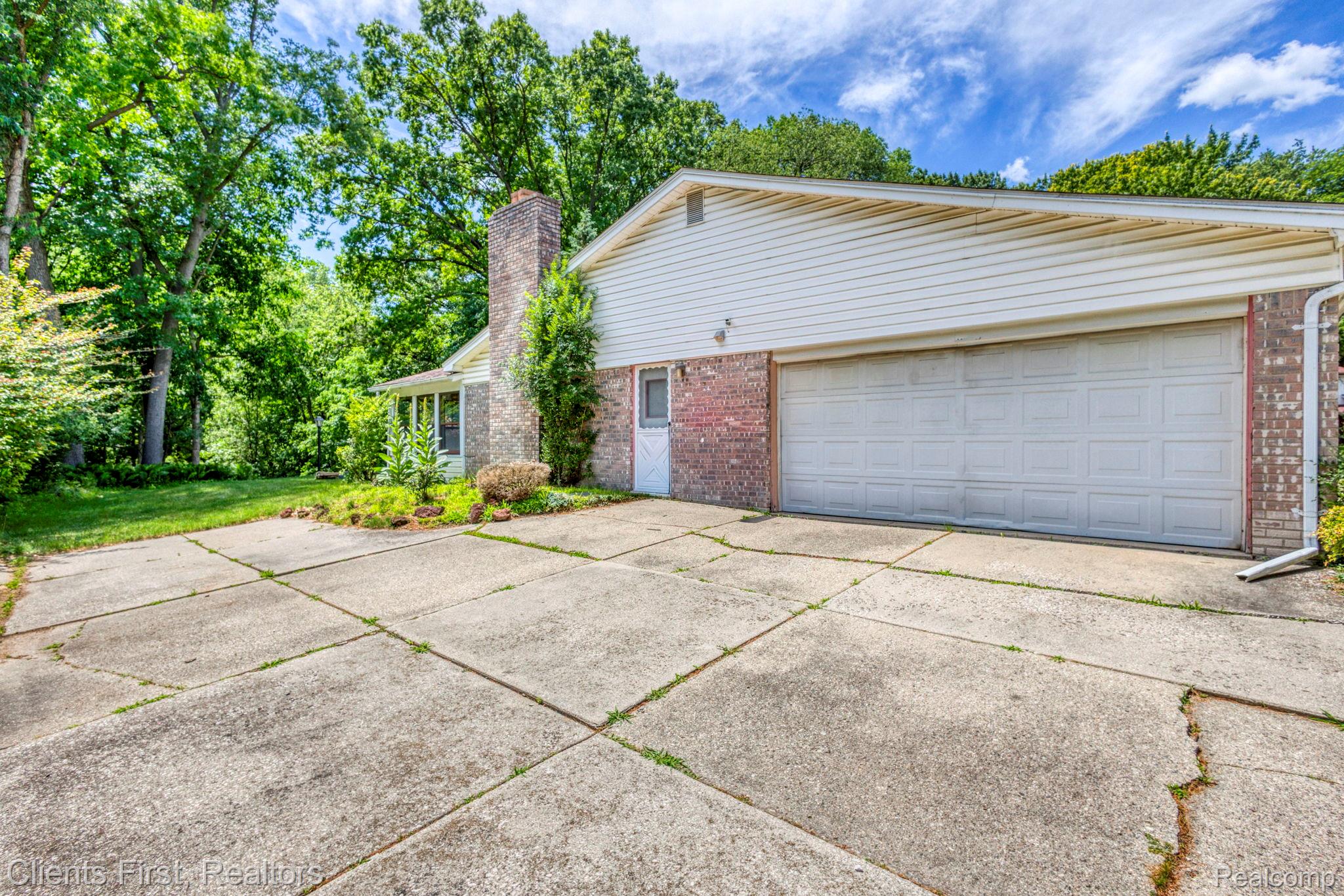 22999 Valley View Drive