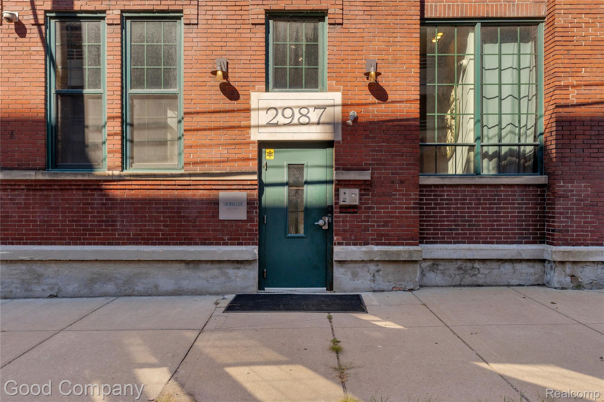 2987 Franklin Street