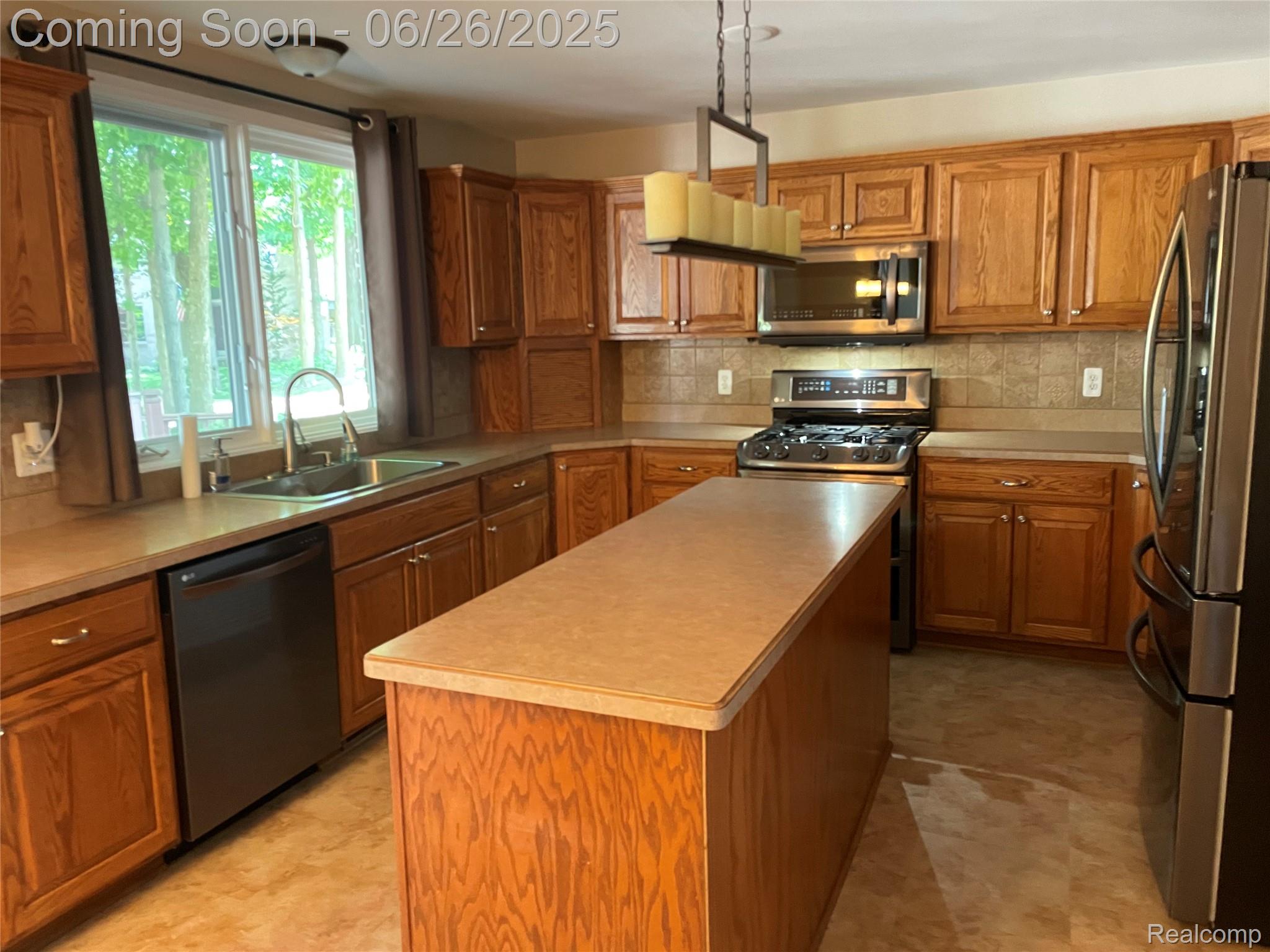 537 Bloomer Ridge Drive