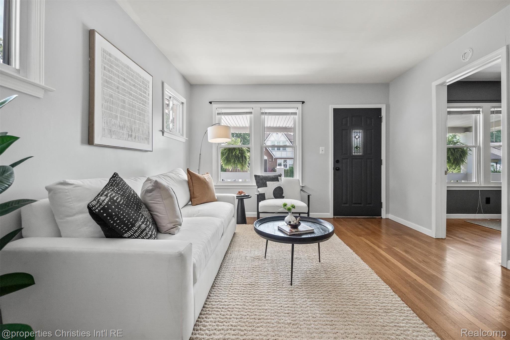 401 E Cambourne Street