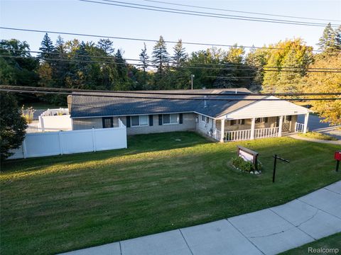 1221 E AVON Road Rochester Hills City MI 48307