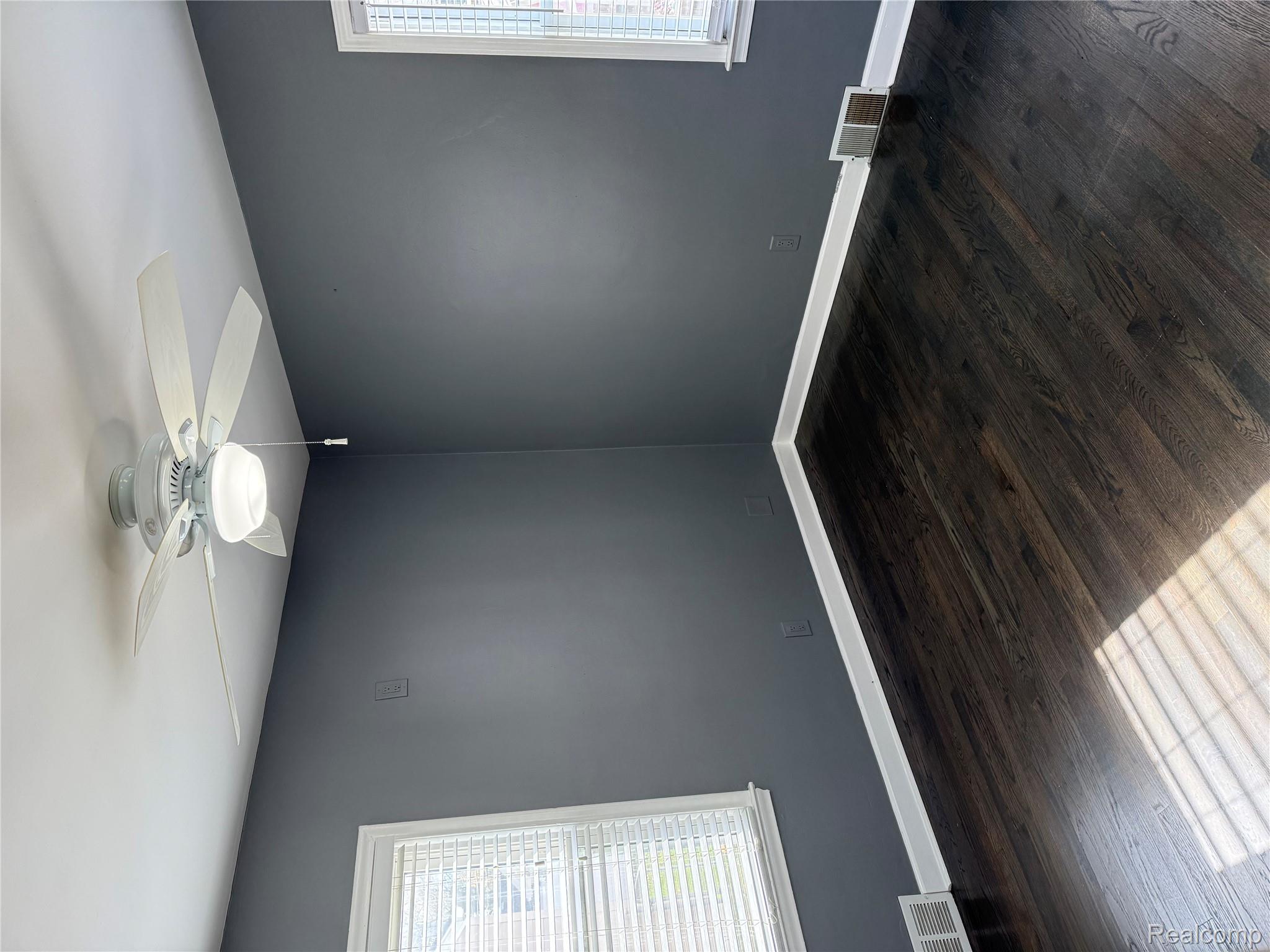 Berkley City, Michigan 48072, United States, 3 Bedrooms Bedrooms, ,3 BathroomsBathrooms,Residential,Active,205565