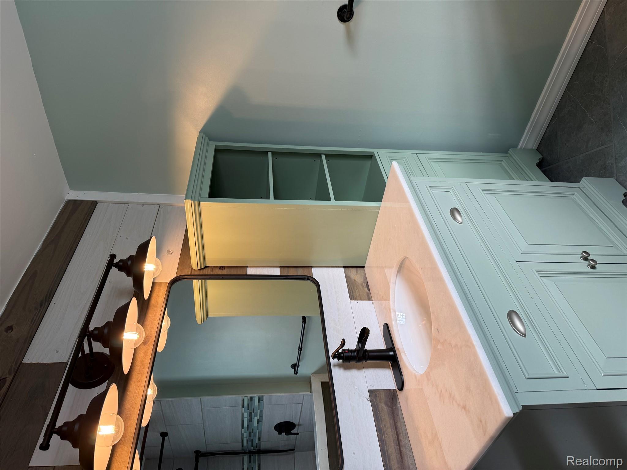 Berkley City, Michigan 48072, United States, 3 Bedrooms Bedrooms, ,3 BathroomsBathrooms,Residential,Active,205565