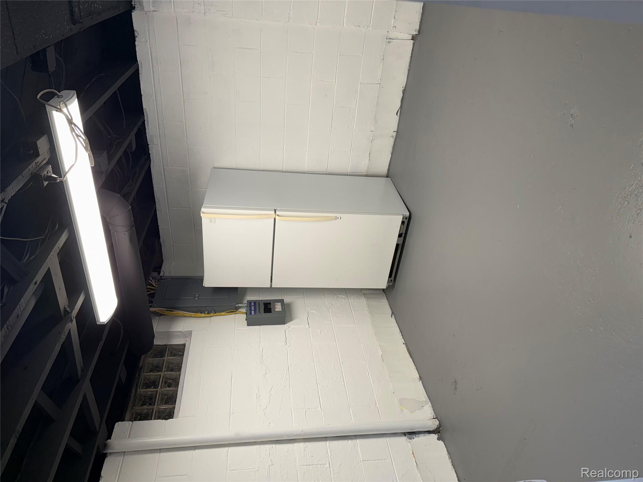 Berkley City, Michigan 48072, United States, 3 Bedrooms Bedrooms, ,3 BathroomsBathrooms,Residential,Active,205565