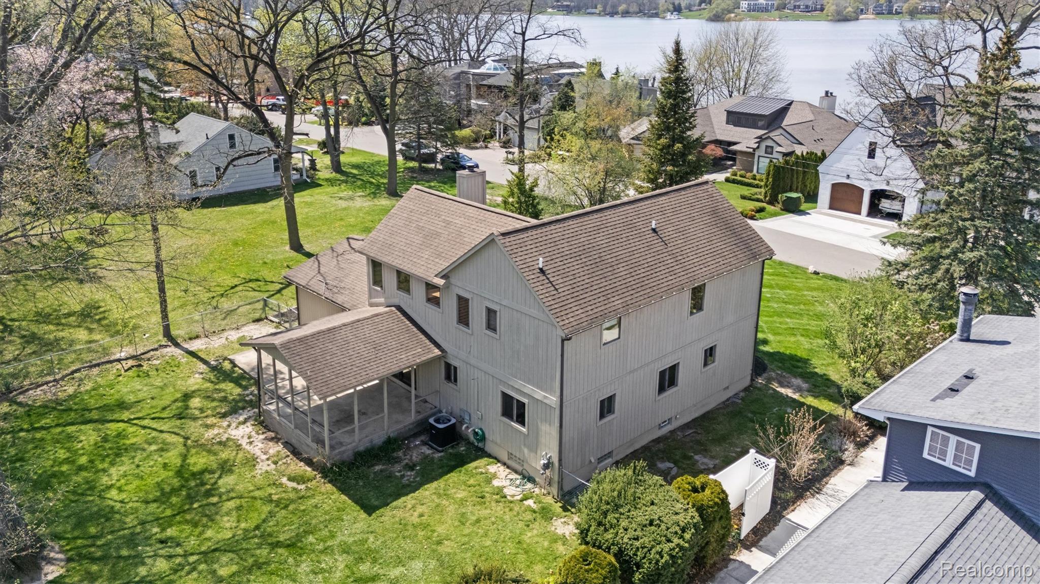5461 Putnam Drive