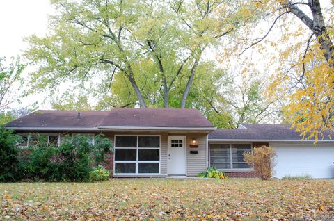 24481 Republic Avenue Oak Park City MI 48237