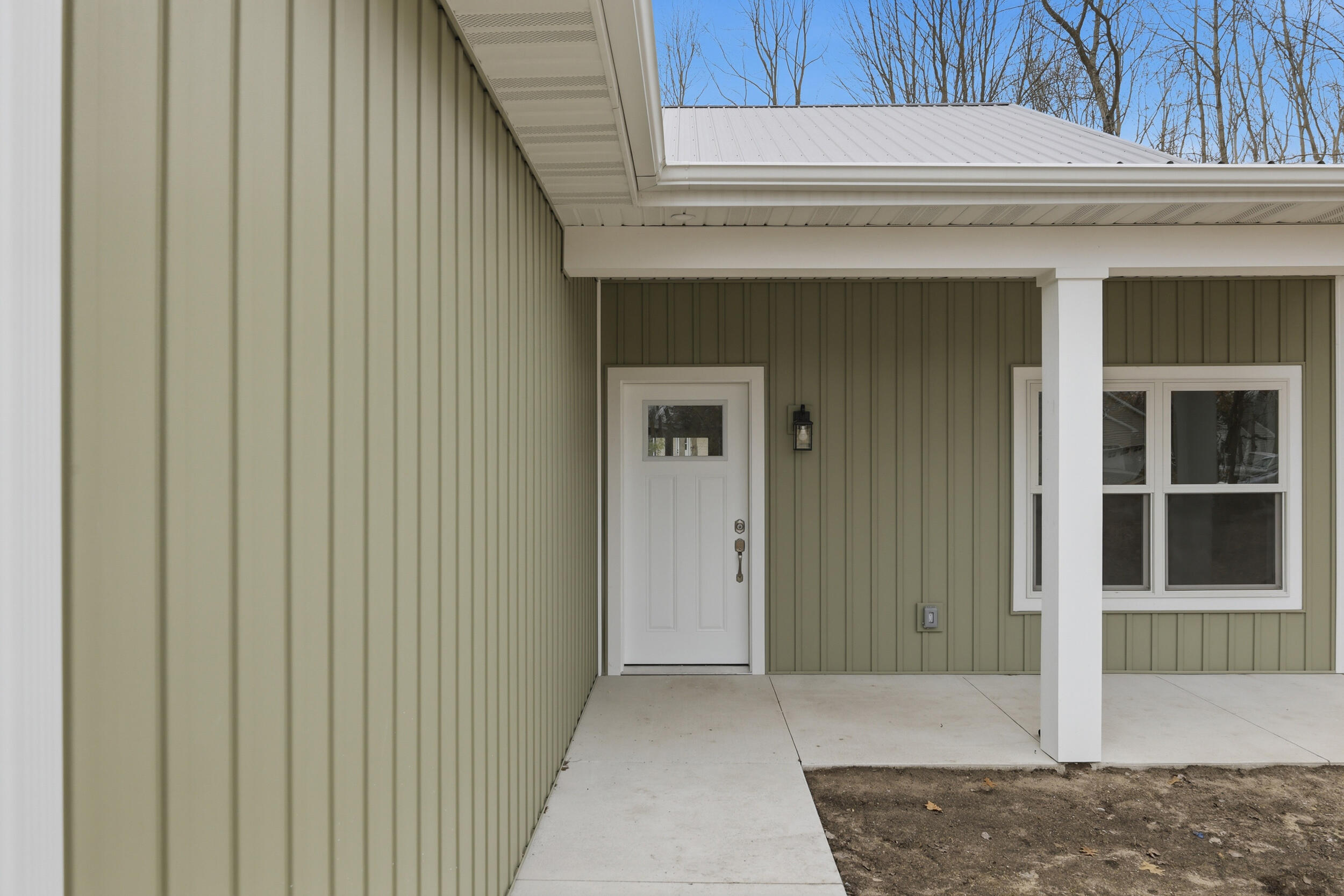 9215 Edgewater Drive