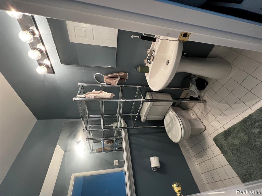 2400 Parmenter Boulevard