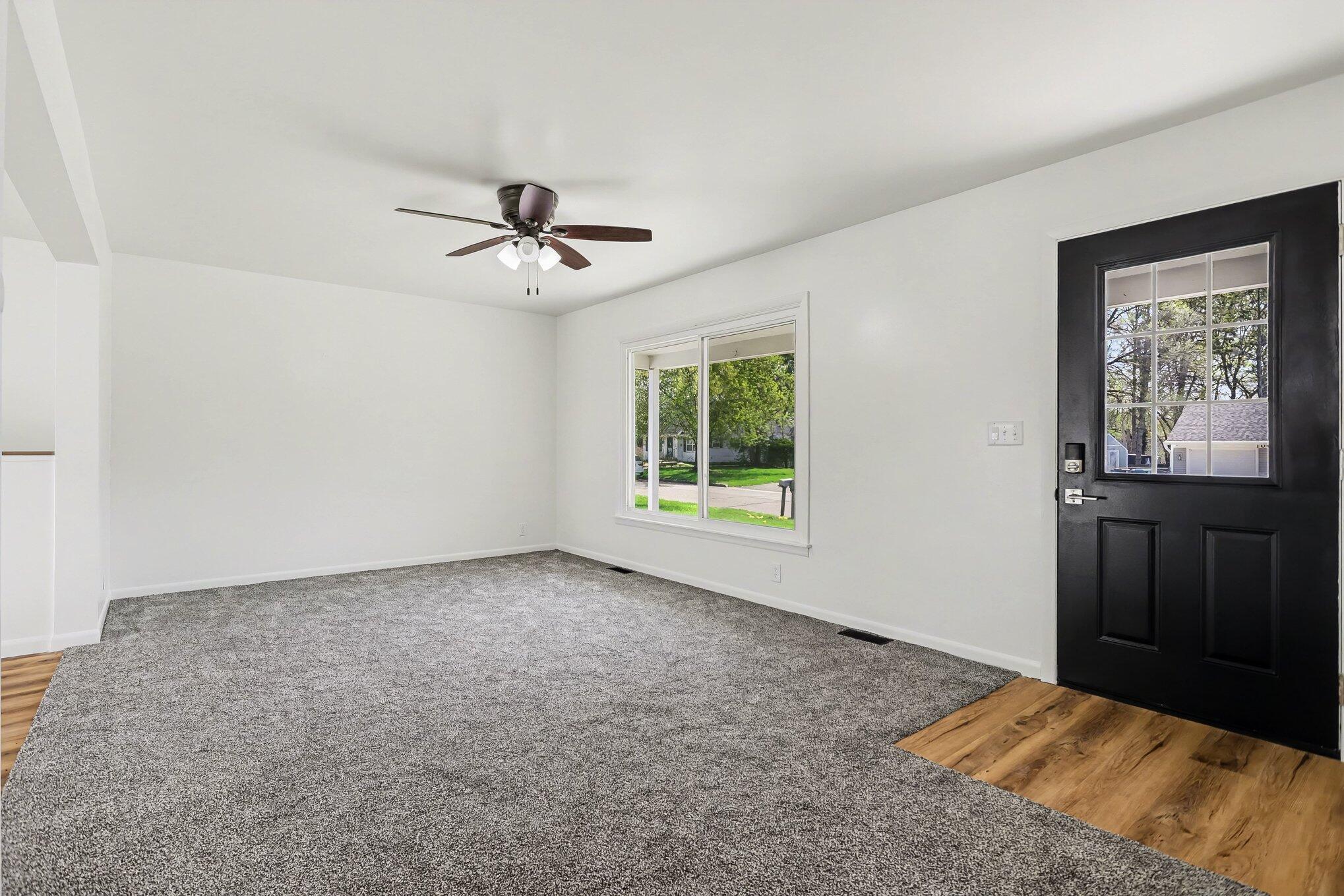 107 E Oakland Place