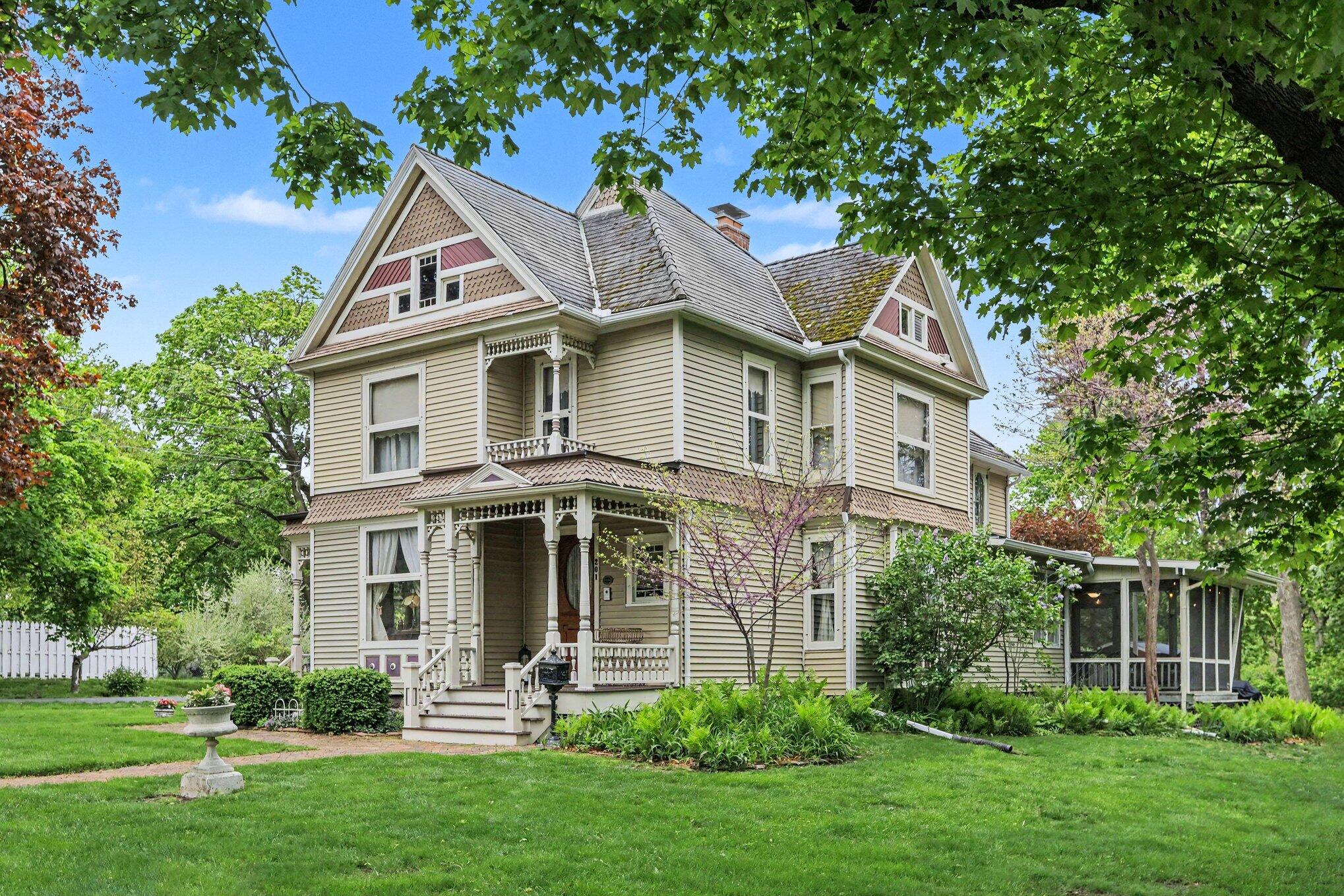 201 W Henry Street