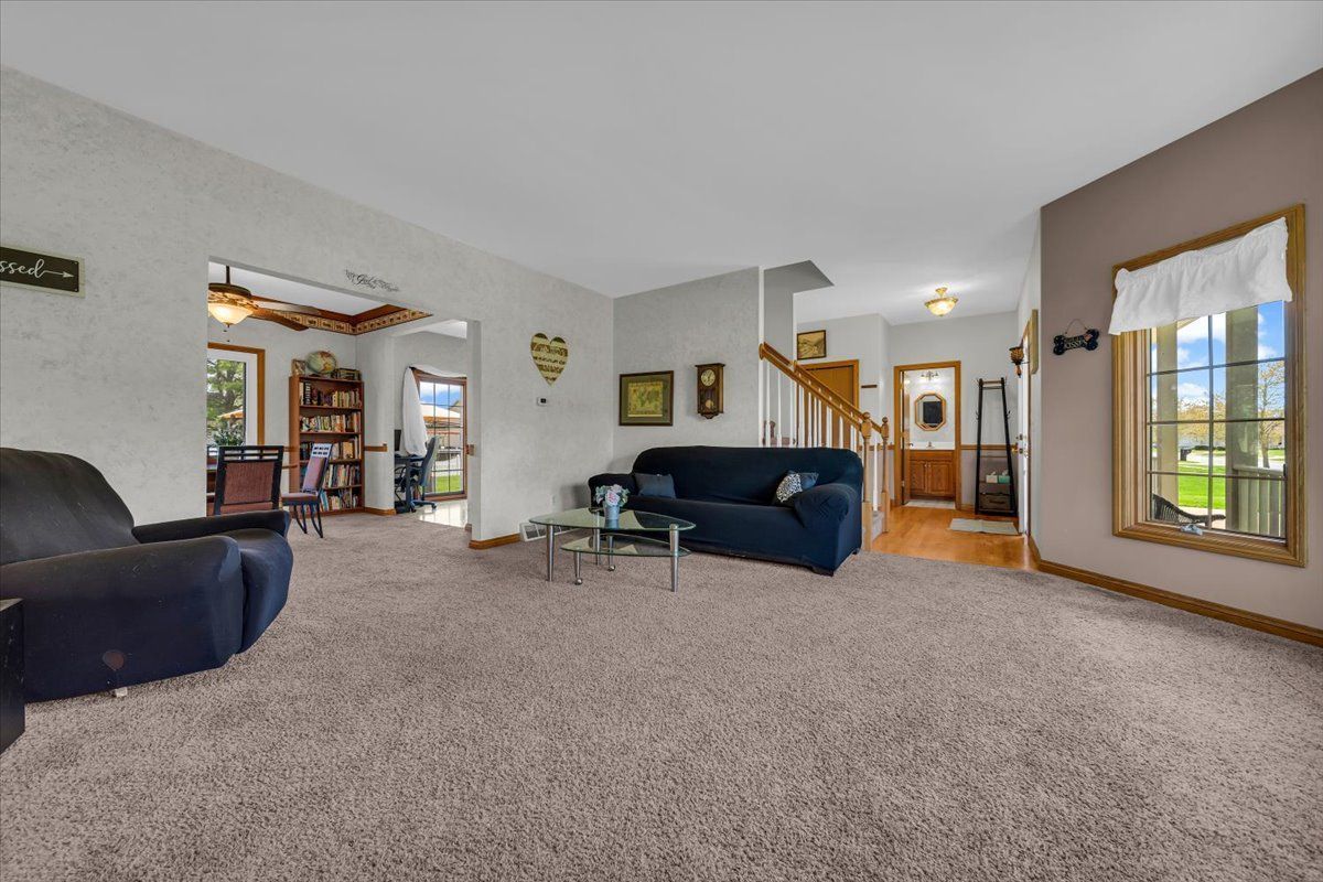 485 COUNTRY Drive