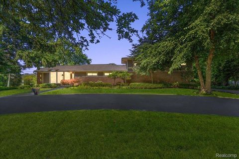 2300 Pine Lake Road West Bloomfield Charter Township MI 48324