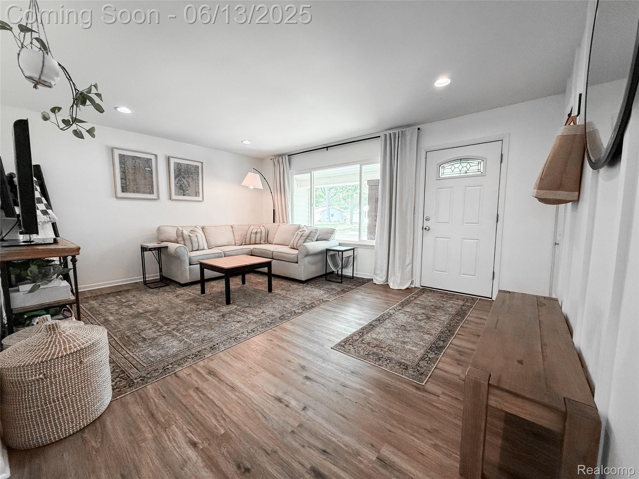 3965 Midland Road E