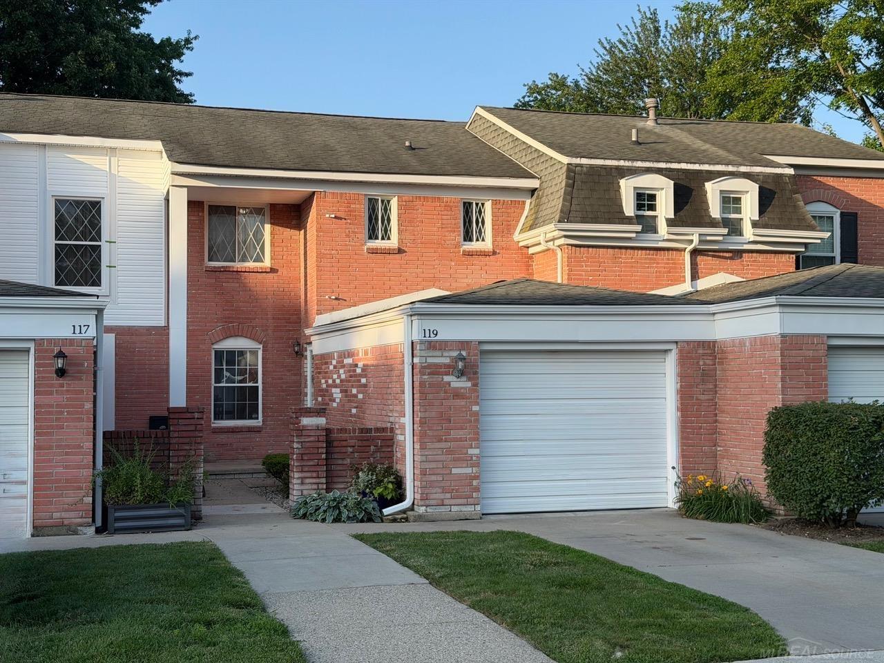 119 Manor Way