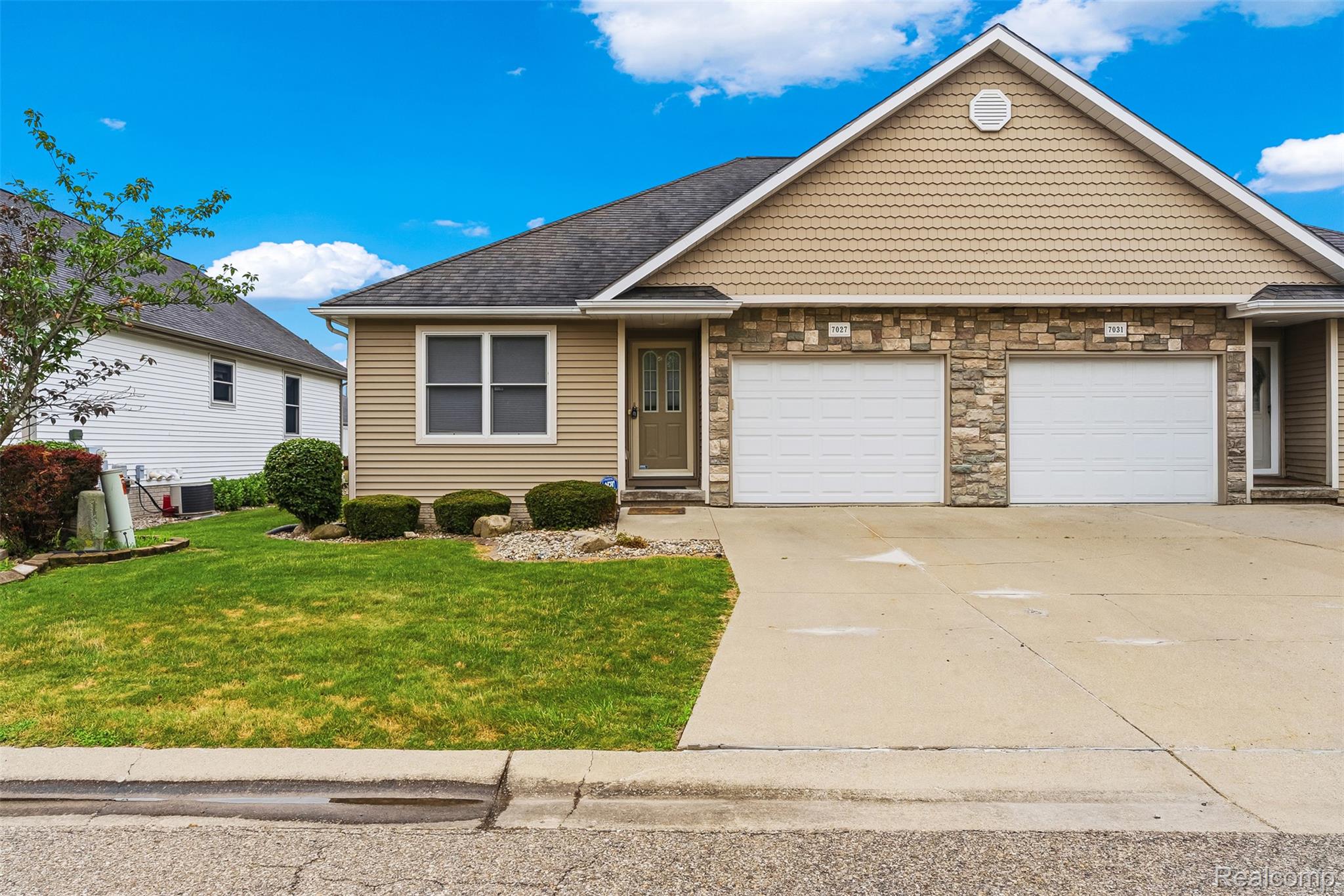 7027 Stratford Lane
