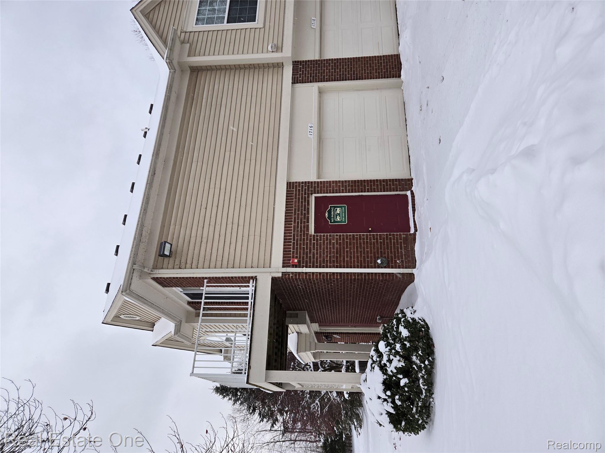 1716 DEEPWOOD Circle 43