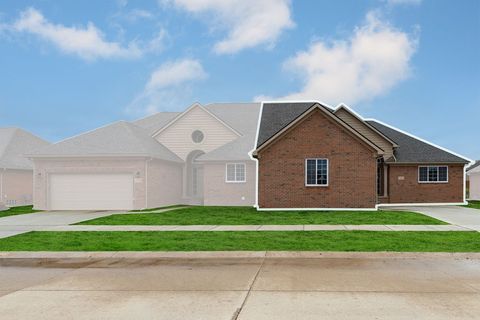 49681 MANISTEE Drive Chesterfield Township Macomb MI 48047