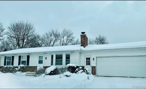 2604 Johnathan Avenue NE Grand Rapids Charter Township MI 49525