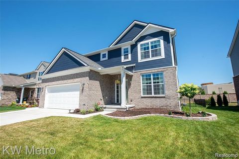 49466 Nicholette Utica City MI 48317