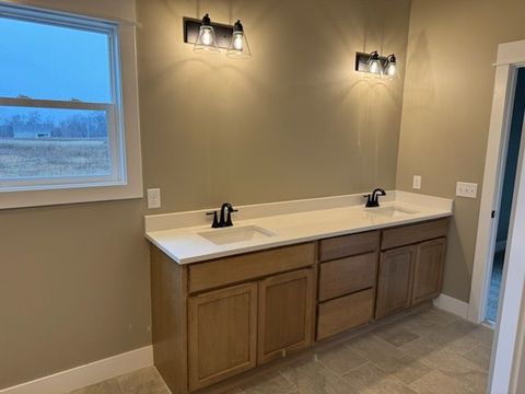 A home in DrydenTownship_Lapeer