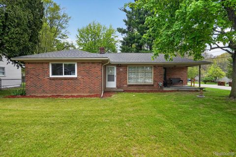 403 Pond Street Pinckney Village MI 48169