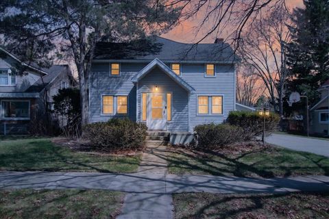 804 Woodworth Avenue Alma City MI 48801