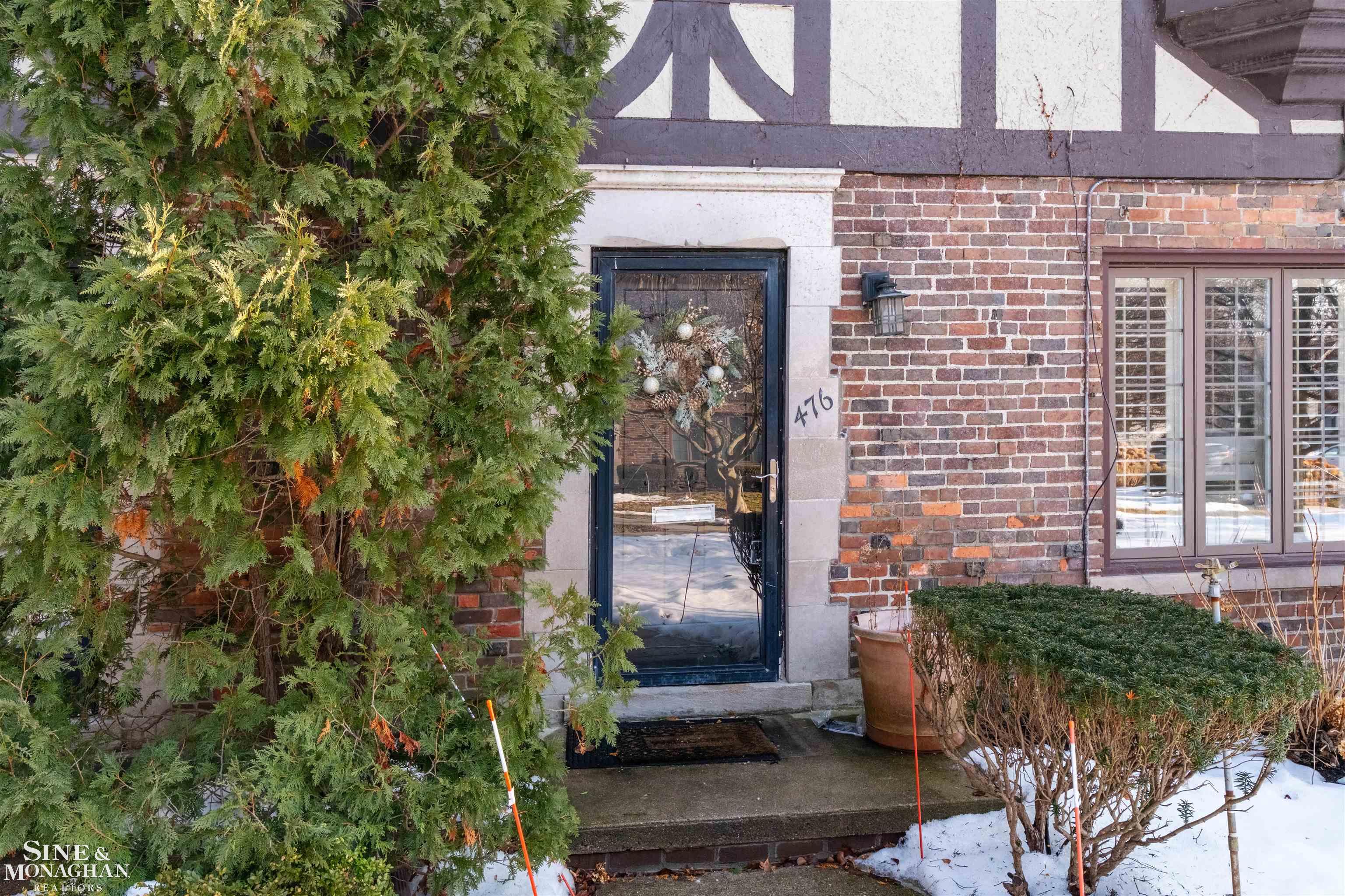 476 Saint Clair Avenue