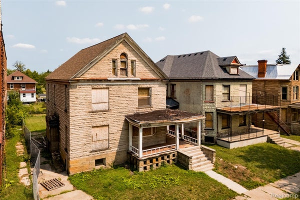 1574 CADILLAC BLVD, DETROIT, MI 48214 - Image 09b920e511fbc54b7c44a04565af7867/1114293326