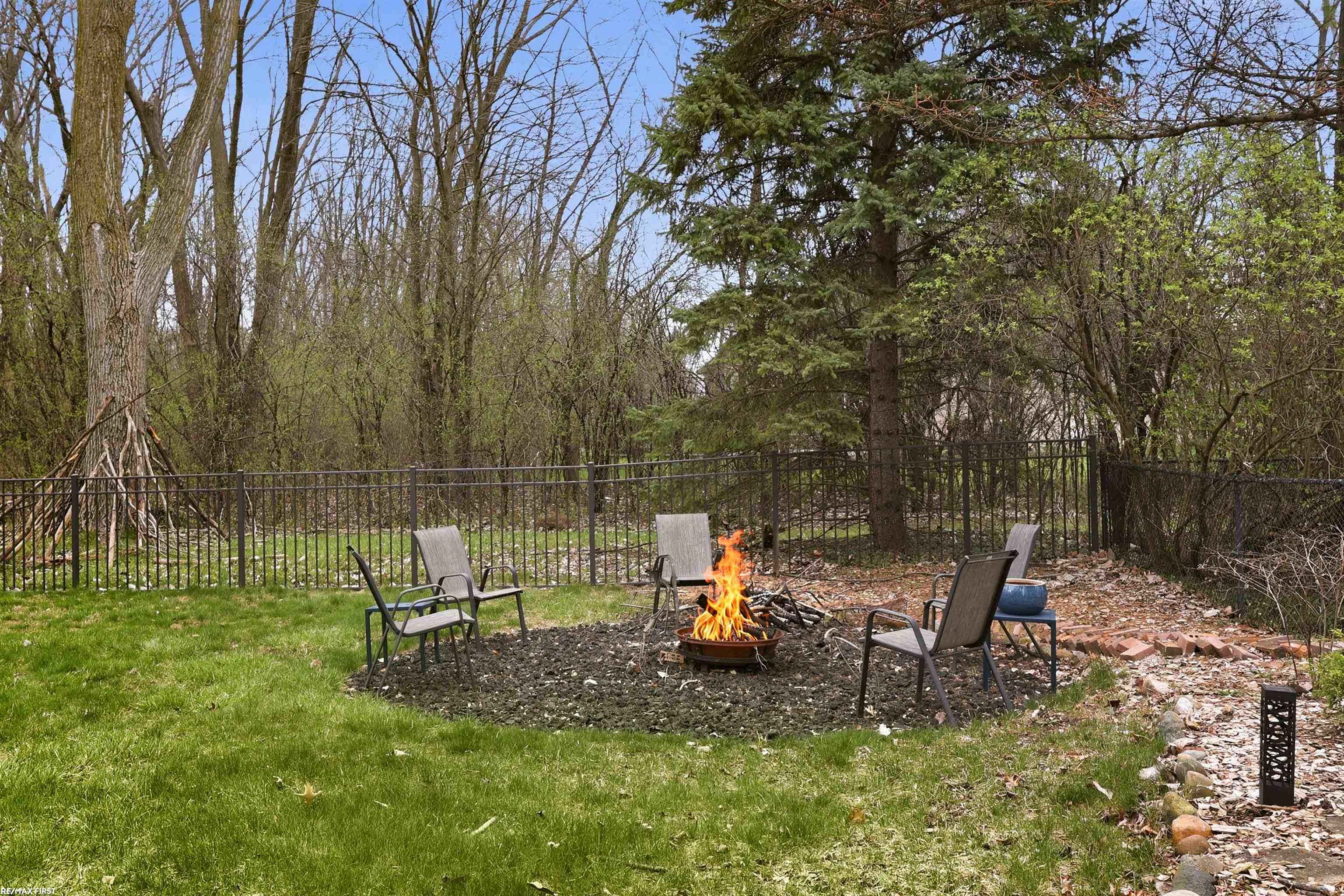 3586 Kings Point Drive