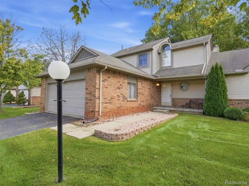 32837 Chapman Circle Westland City MI 48185