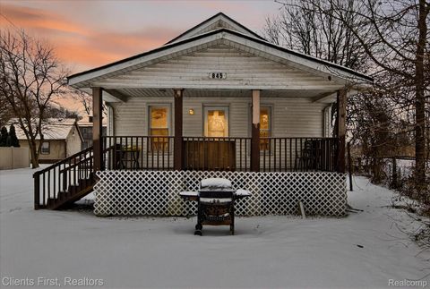 845 Orange Street Wyandotte City MI 48192