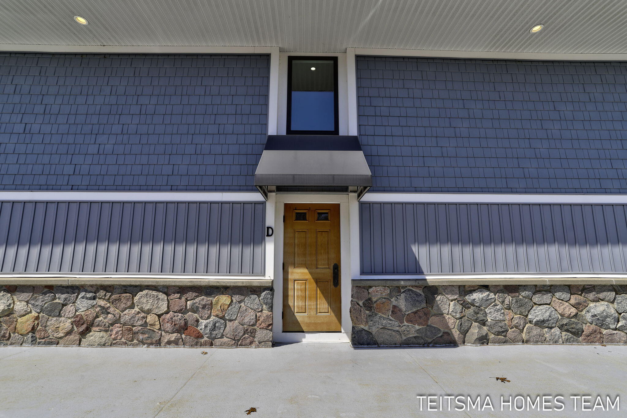 400 Lakeview Court 25D