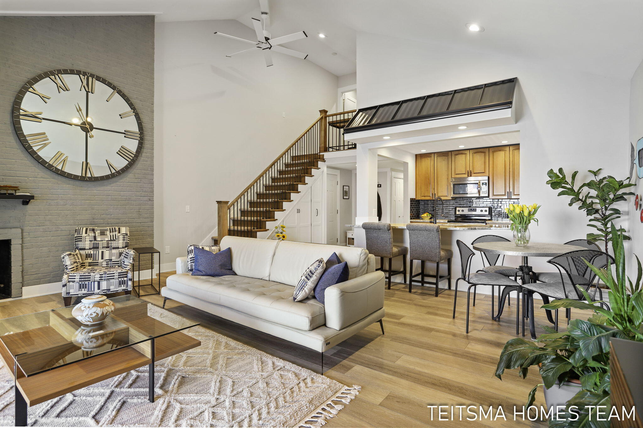 400 Lakeview Court 25D