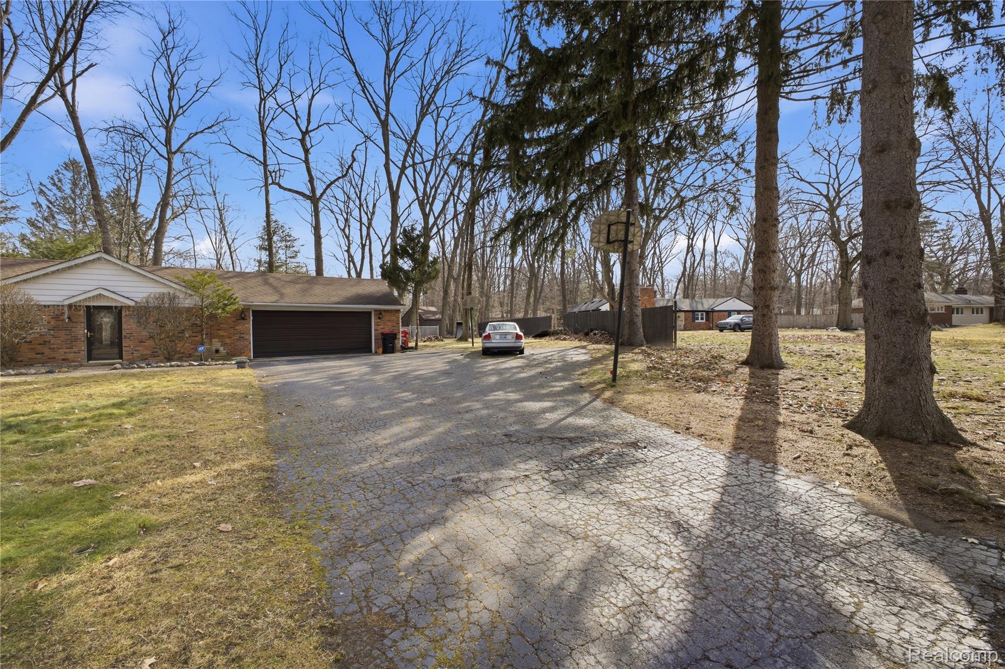 23640 Oak Glen Drive
