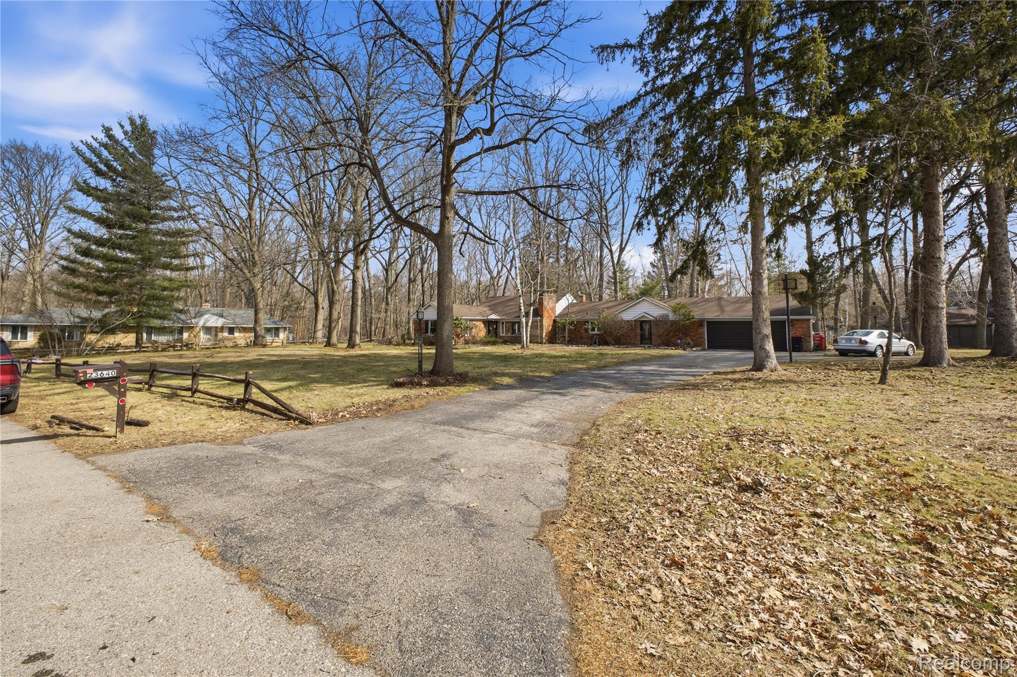 23640 Oak Glen Drive