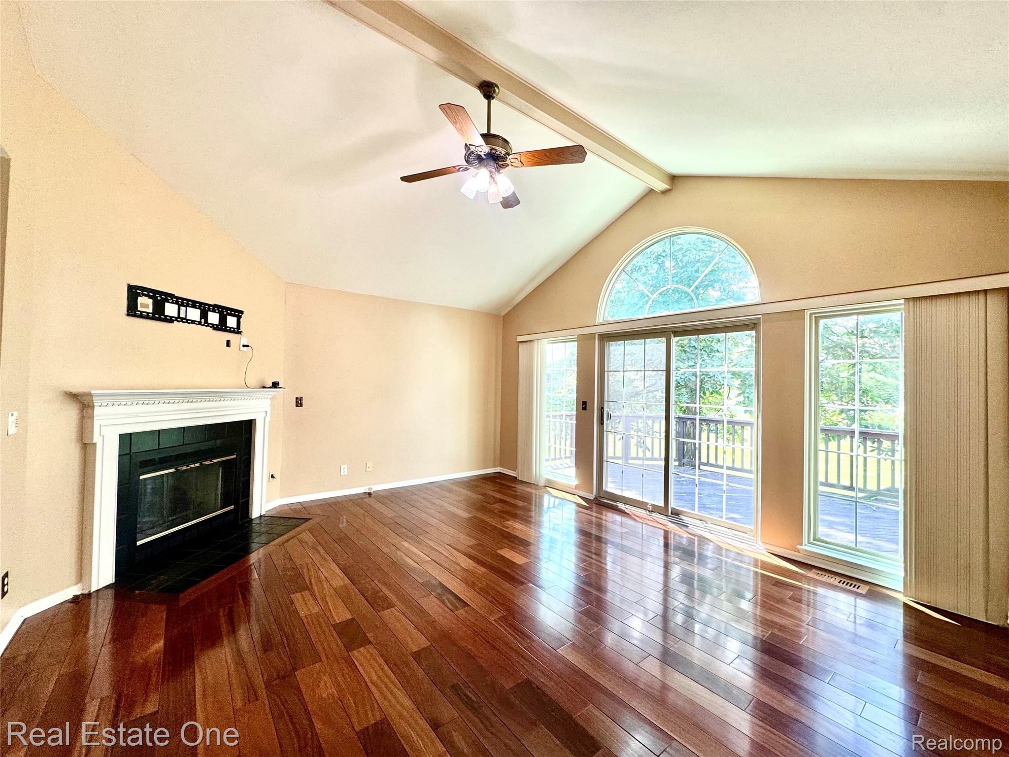2140 W View Court