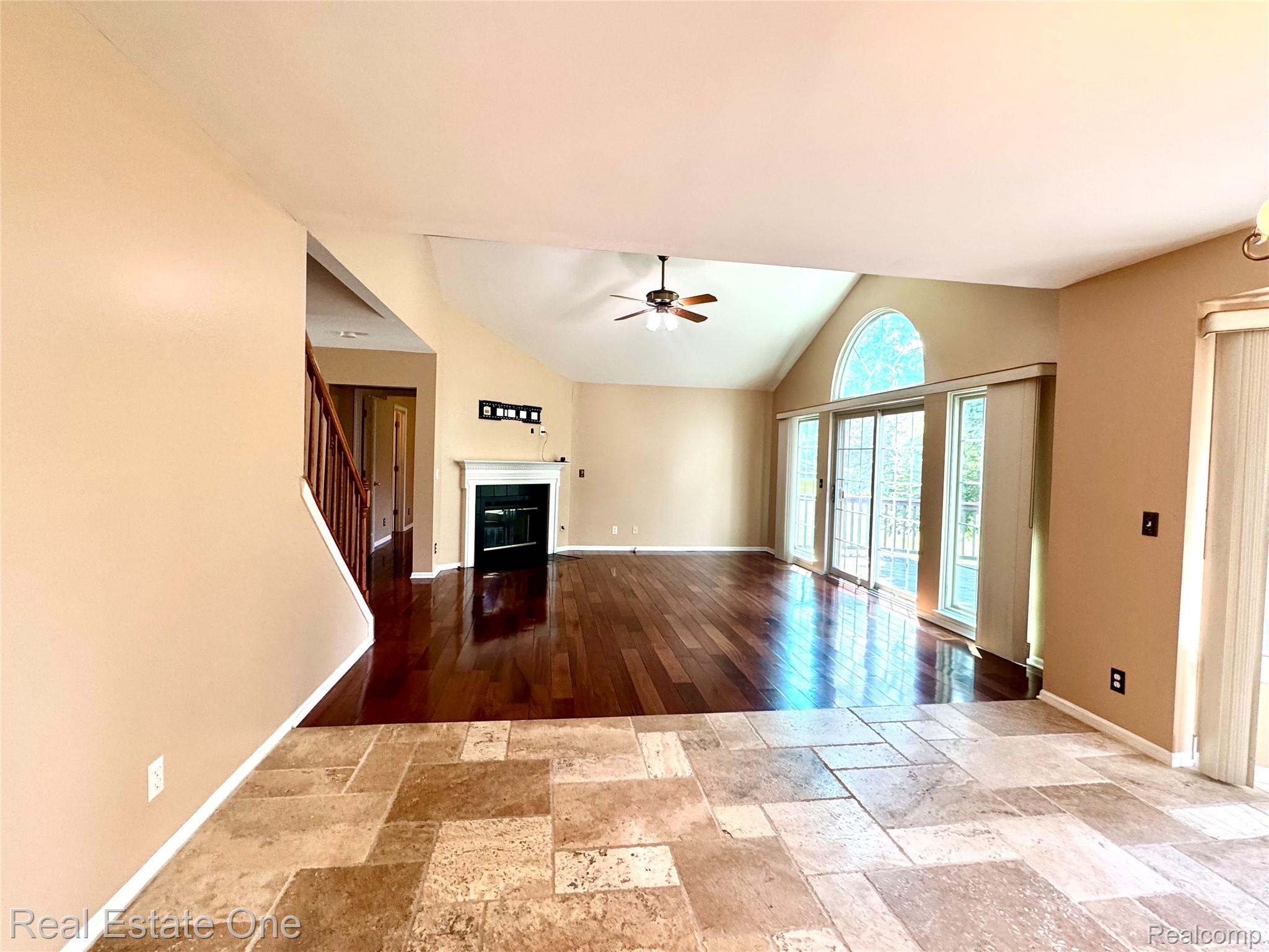 2140 W View Court