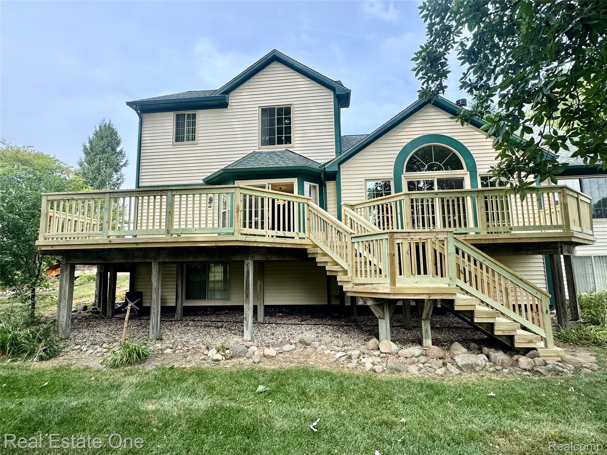 2140 W View Court