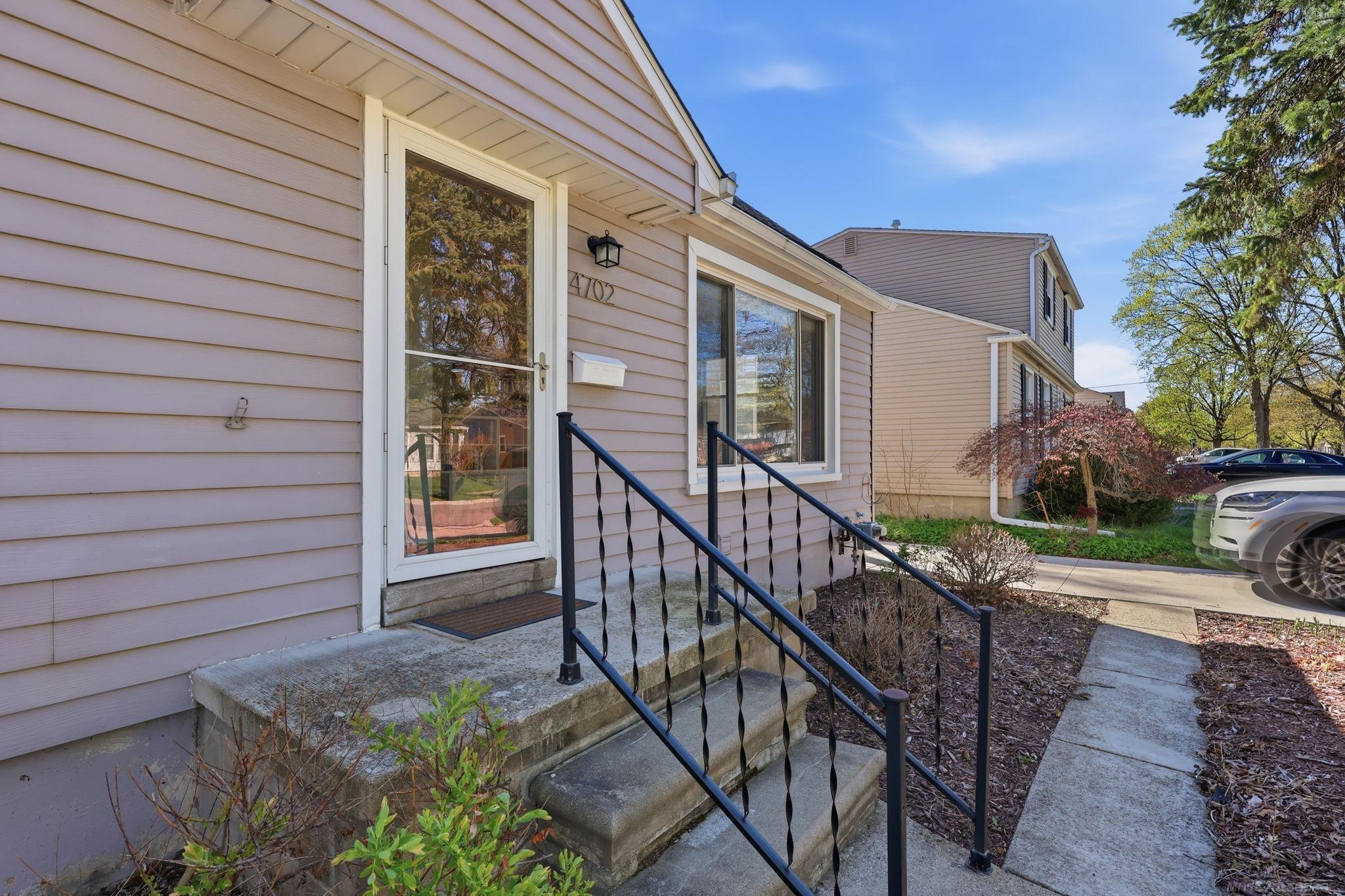 4702 Rosewold Avenue