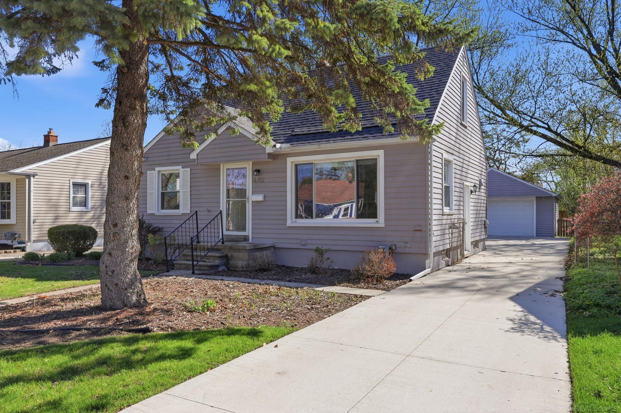 4702 Rosewold Avenue