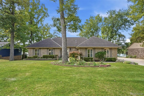 Photo of 152 Overlake DR, Lake Orion Village, MI 48362 (MLS # 20261067385)