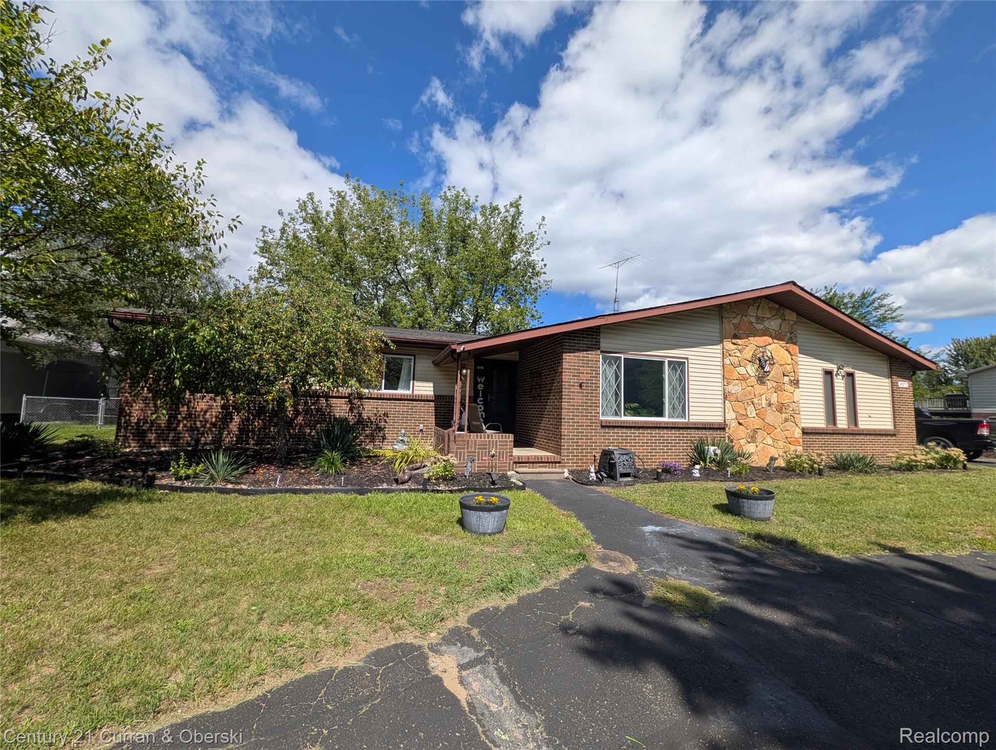 9371 Bennett Lake Road