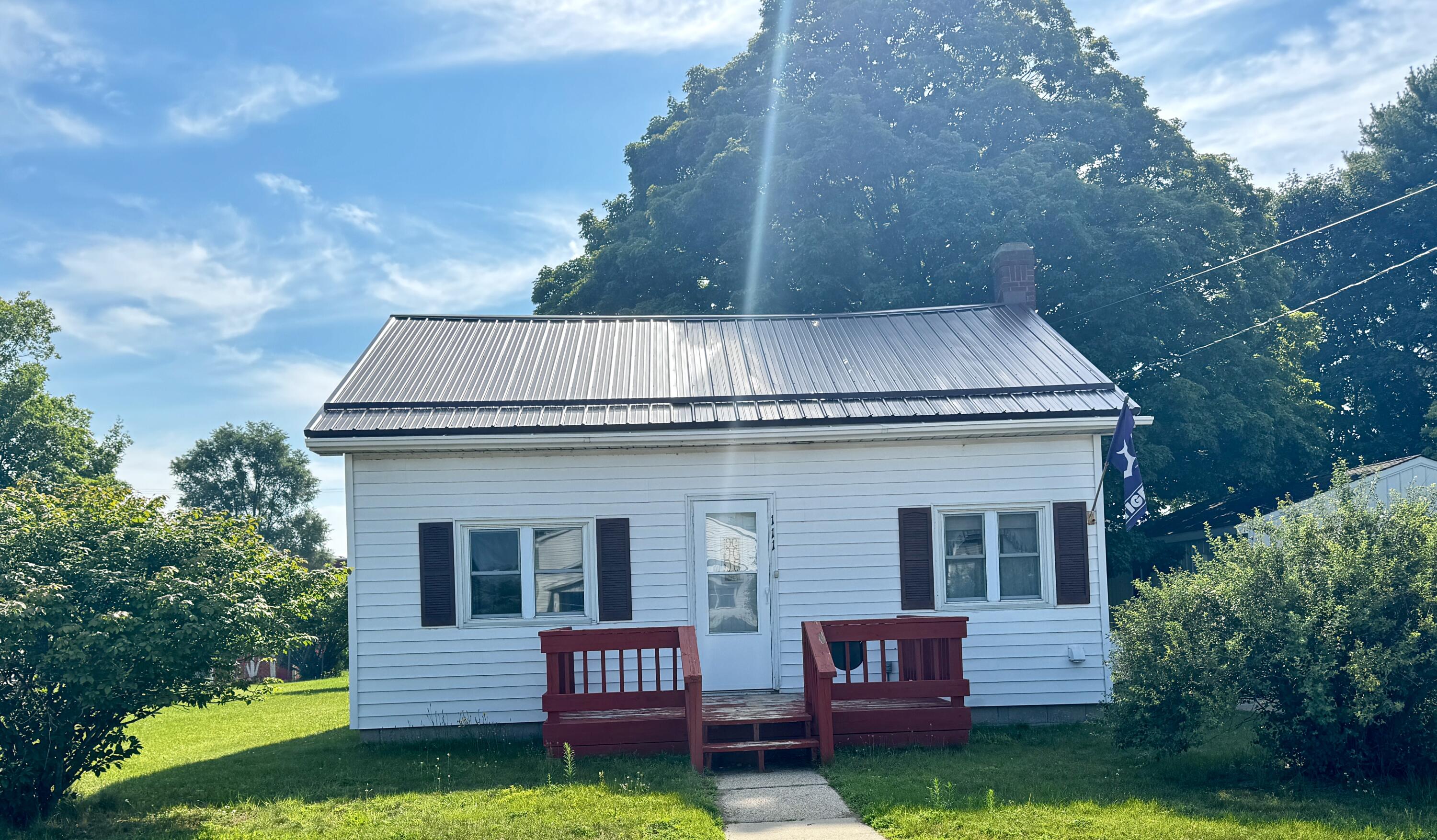 111 S Hemlock Street