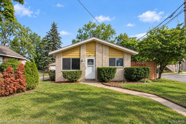 1069 URBANCREST DR, TROY, MI 48083 - Image 09feafdf3d2248a24c3191a4c134ba5a/595397767