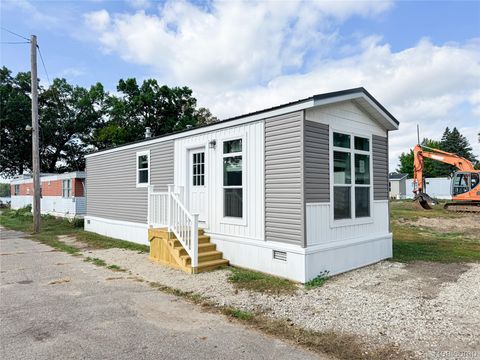 44 Retreat Way Fenton Charter Township MI 48430