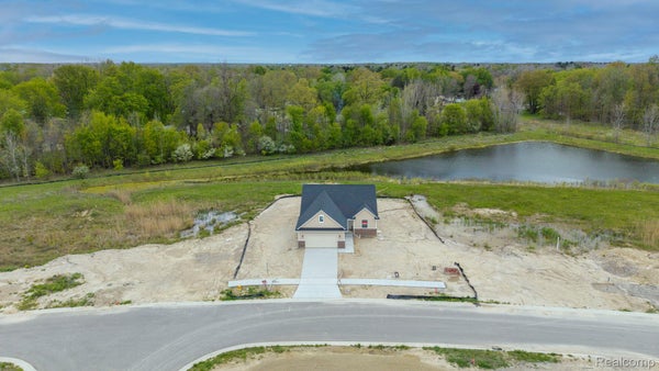 W BALTIMORE BLVD, FLINT, MI 48505 - Image 0a0f8ab9d41d013e60a14015a10f2ca4/979460371