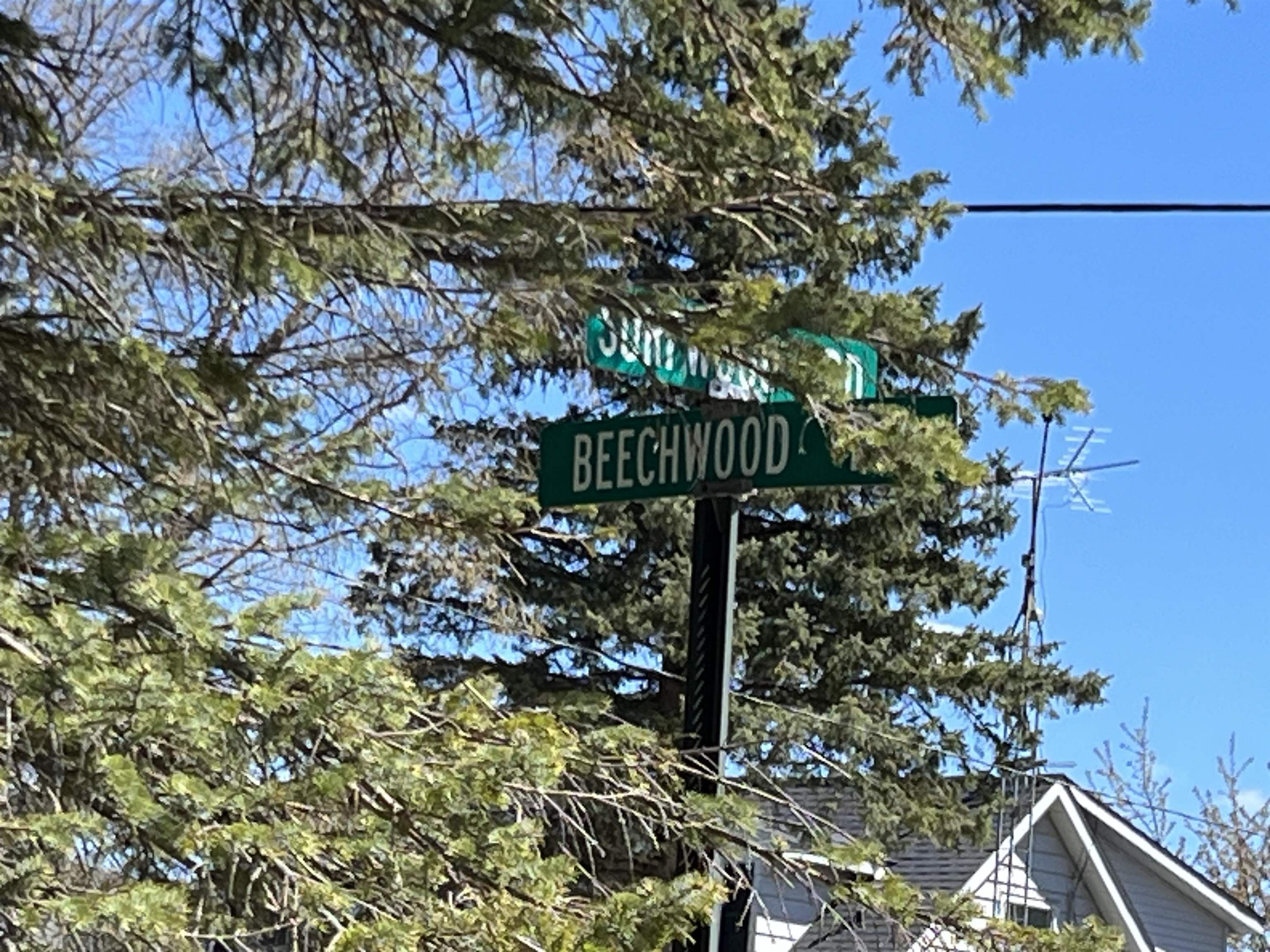 5209 Beechwood Drive