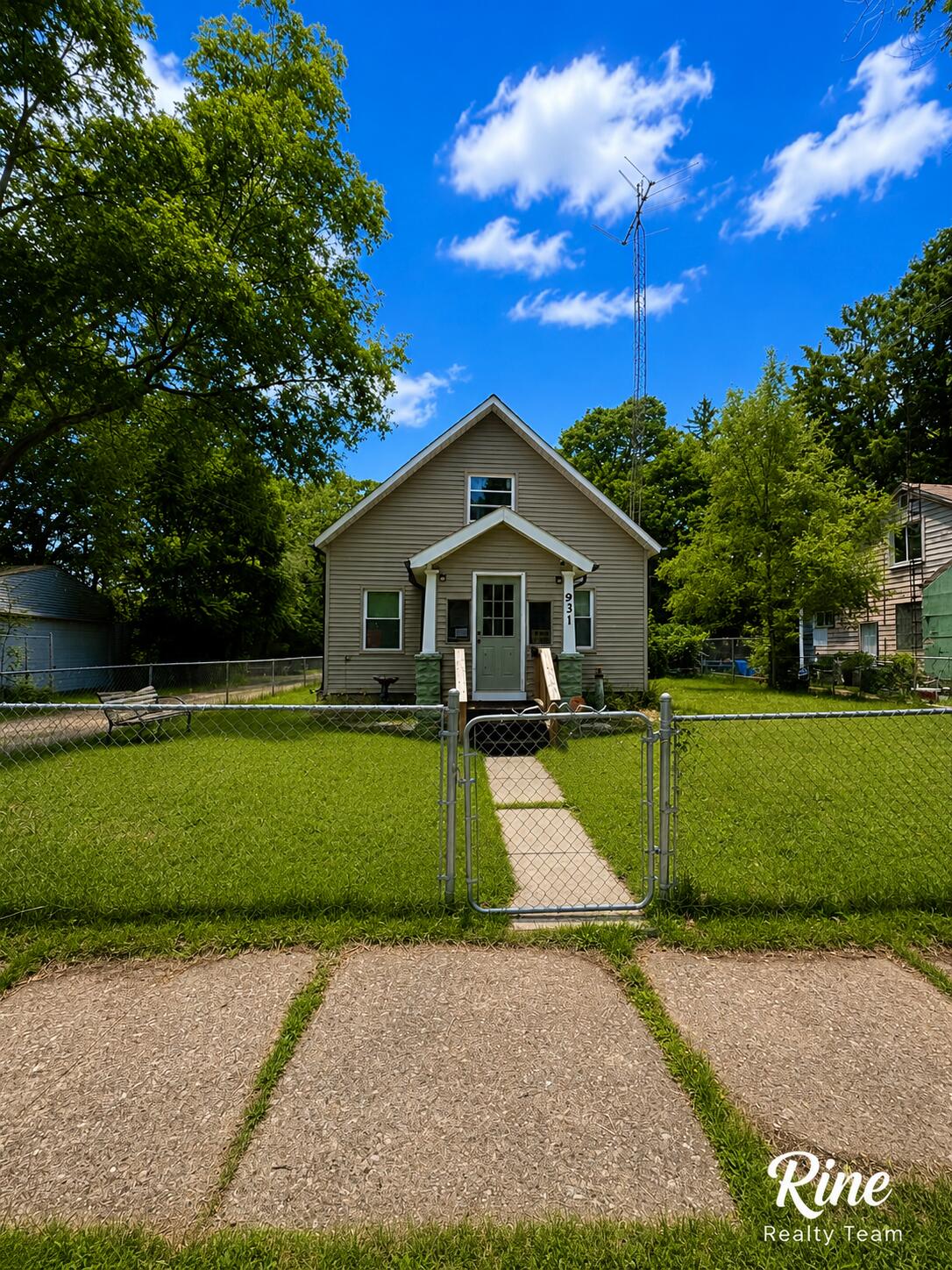 931 Jennings Avenue