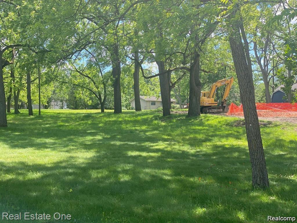 5716 EVERGREEN Avenue